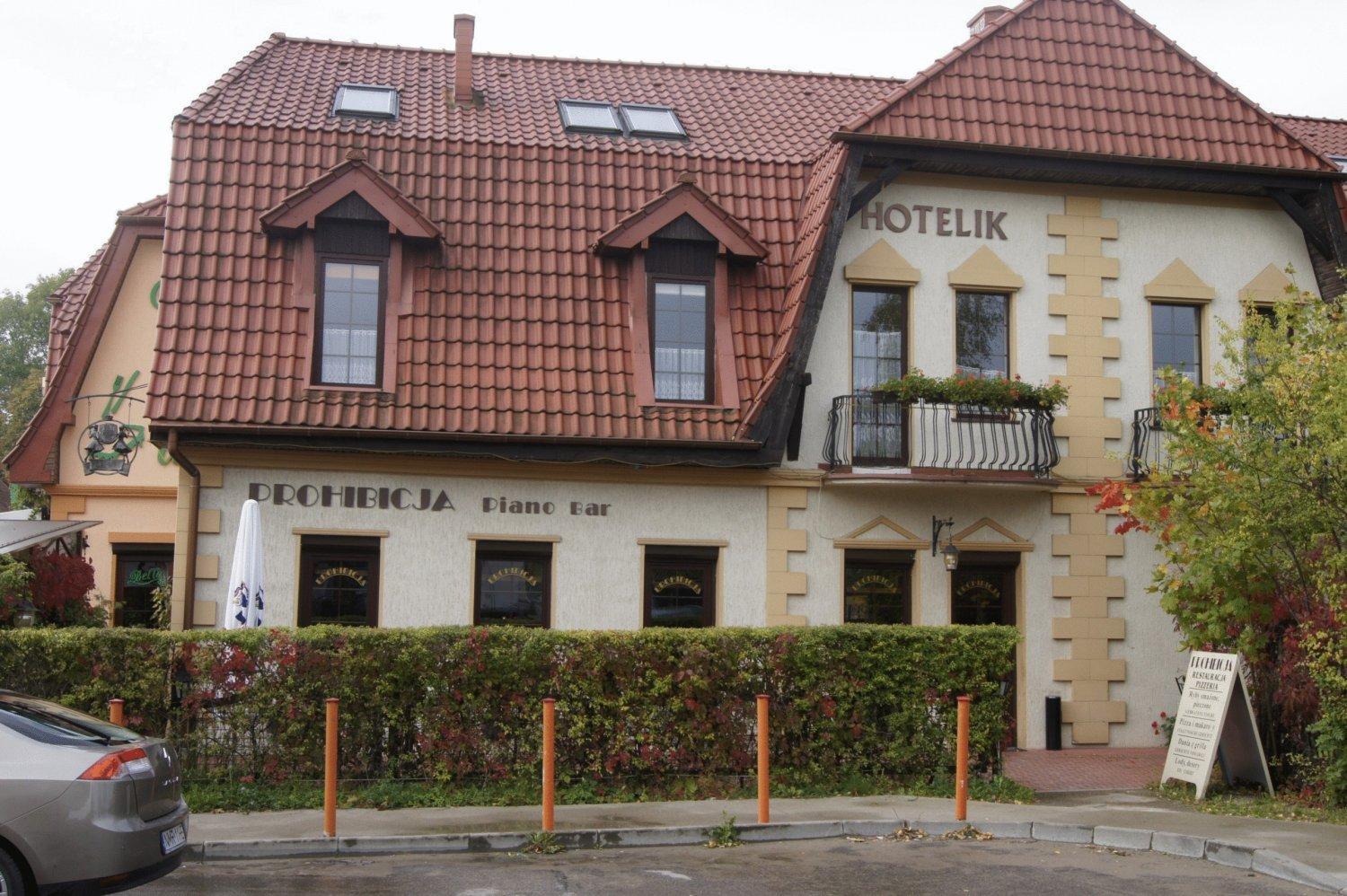 Prohibicja Peter'S Pub Motel Mikołajki Ngoại thất bức ảnh